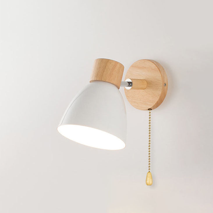 wall lamp : Applique murale moderne avec bras incliné, bois, abat-jour conique dans Blanc Avec tirette de fermeture éclair de Floriva Dom