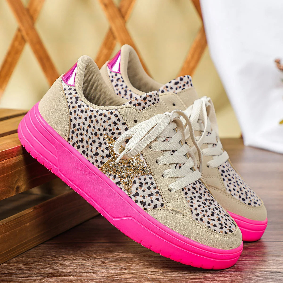 Chaussures de skateboard : Chaussure Skate Homme Tendance Imprimé Léopard dans Beige gris à pois rose rouge en bas de Marche Lino