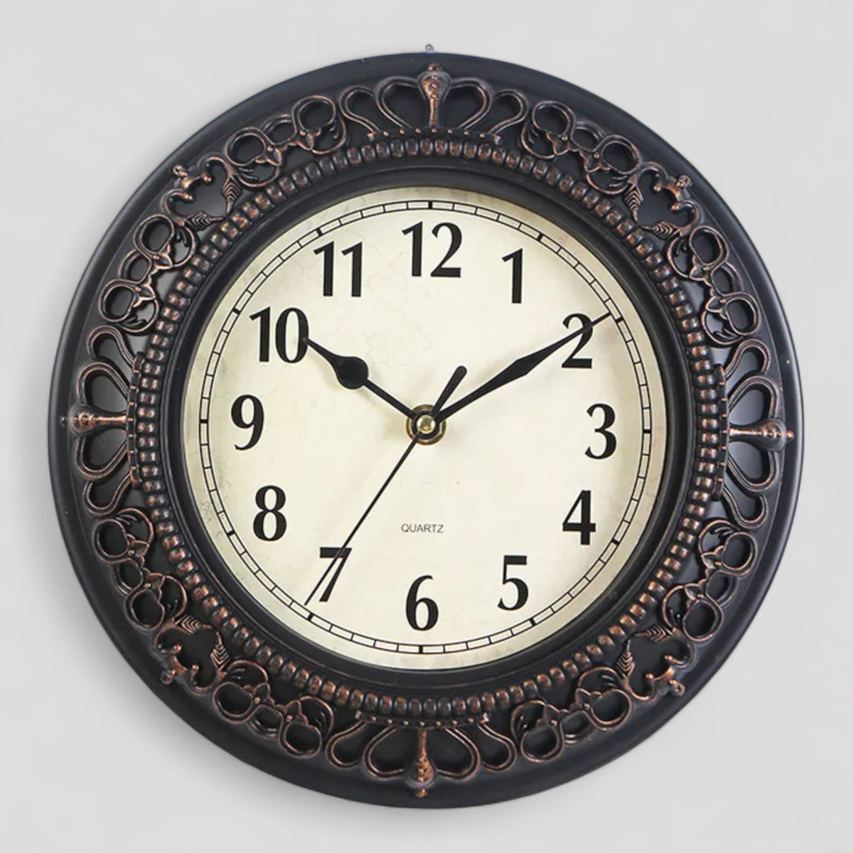 Horloges murales : Horloge Murale Style Vintage avec Surface Miroir Acrylique dans Marron 25.5x25.5cm de Marche Lino