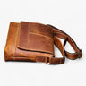 Bags : Sac Messenger Bandoulière en Cuir Intemporel et Robuste dans Marron de Roselva