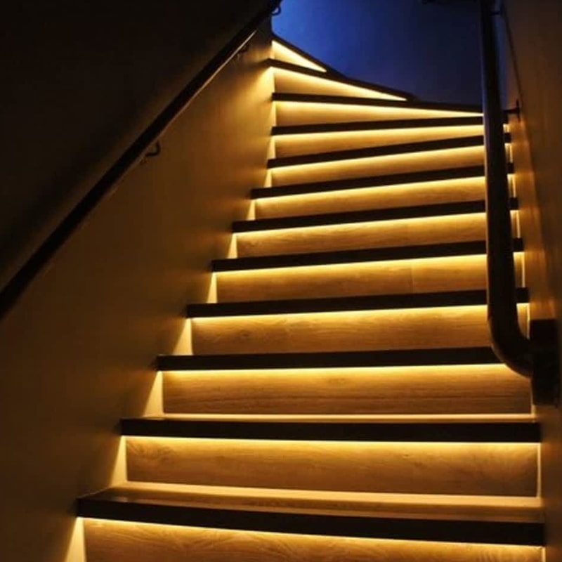 LED Strip Light : Bandeau LED RGB WiFi Intelligent – 10m Étanche dans de Marche Lino
