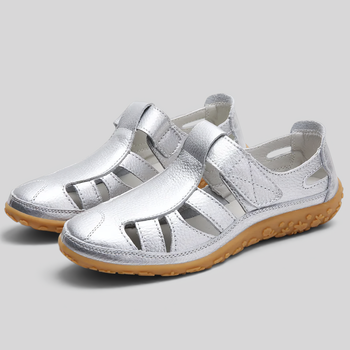 image_ai : Sandales pour Femmes - Orthopédiques, Antidérapantes & Confortables dans Argent de Jeecey