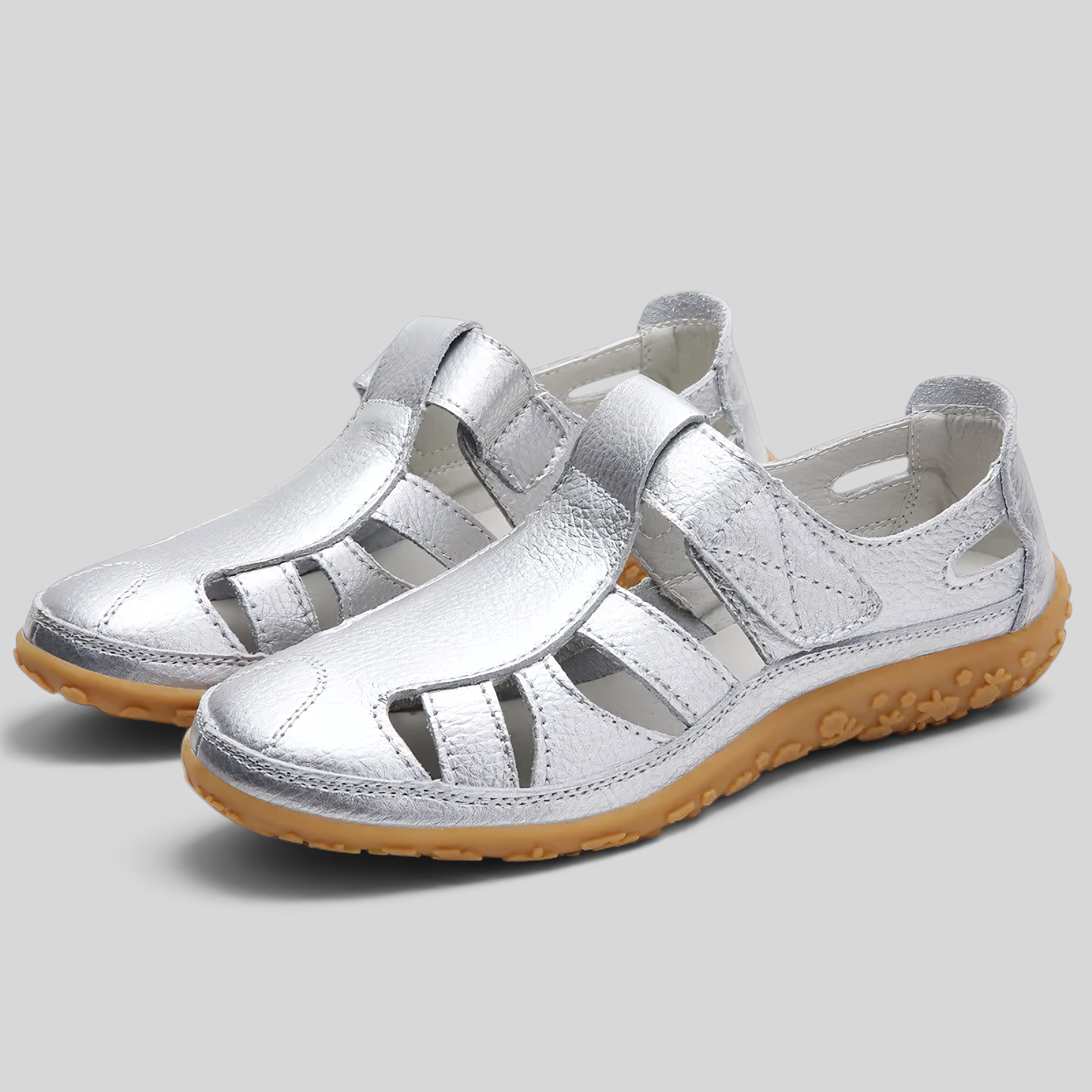 image_ai : Sandales pour Femmes - Orthopédiques, Antidérapantes & Confortables dans Argent de Jeecey