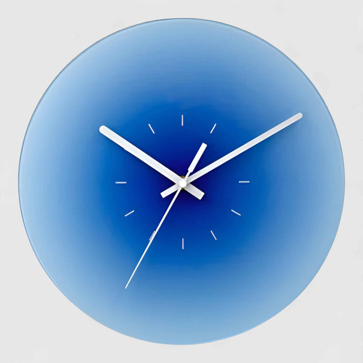 Horloges murales : Horloge Murale Design Silencieuse en Verre Rond Moderne pour Salon/Cuisine dans Bleu Sans chiffres de Marche Lino