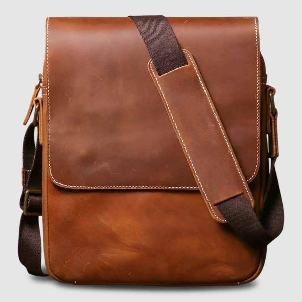 Bags : Sac Bandoulière Vintage Compact en Cuir Crazy Horse dans de Roselva