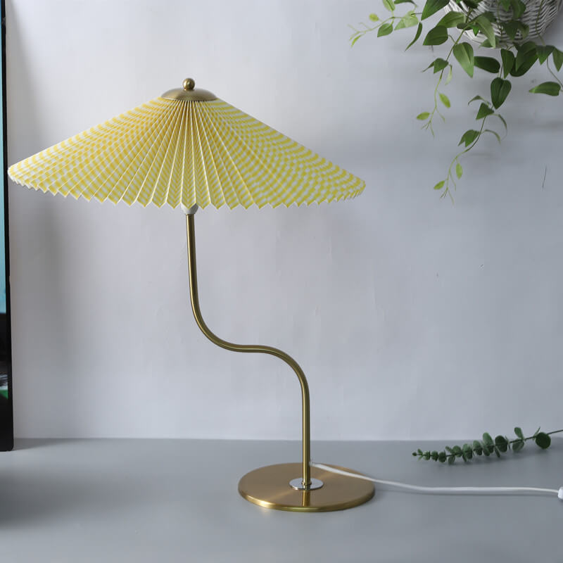 : Lampe de Table Plissée Rétro dans de Marche Lino