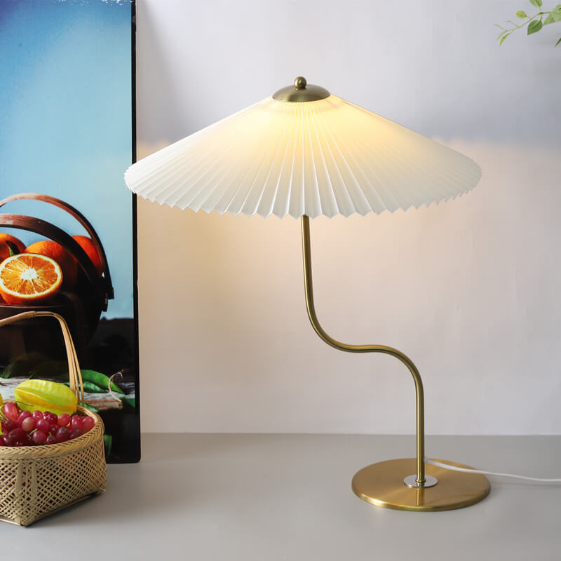 : Lampe de Table Plissée Rétro dans Blanc de Marche Lino