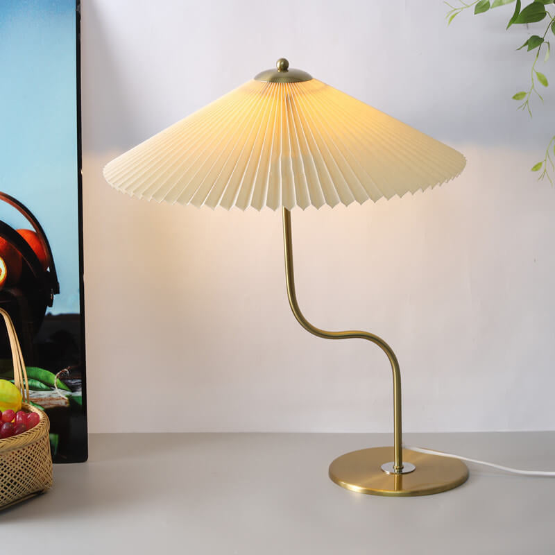 : Lampe de Table Plissée Rétro dans de Marche Lino