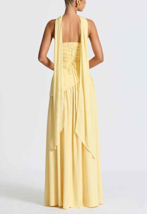 Long strapless dress with slit and elegant ribbon