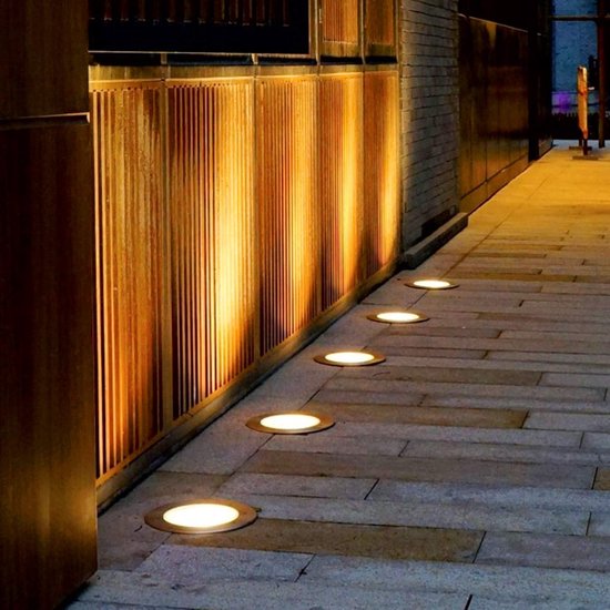 Éclairage de jardin solaire LED sans fil Deluxe - Illuminez votre jardin en toute simplicité