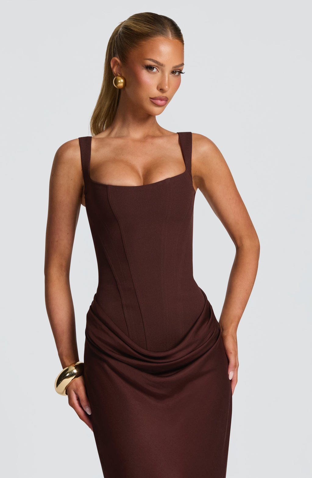 Sanduhr-Langes Kleid — Geformte Silhouette, müheloser Stil