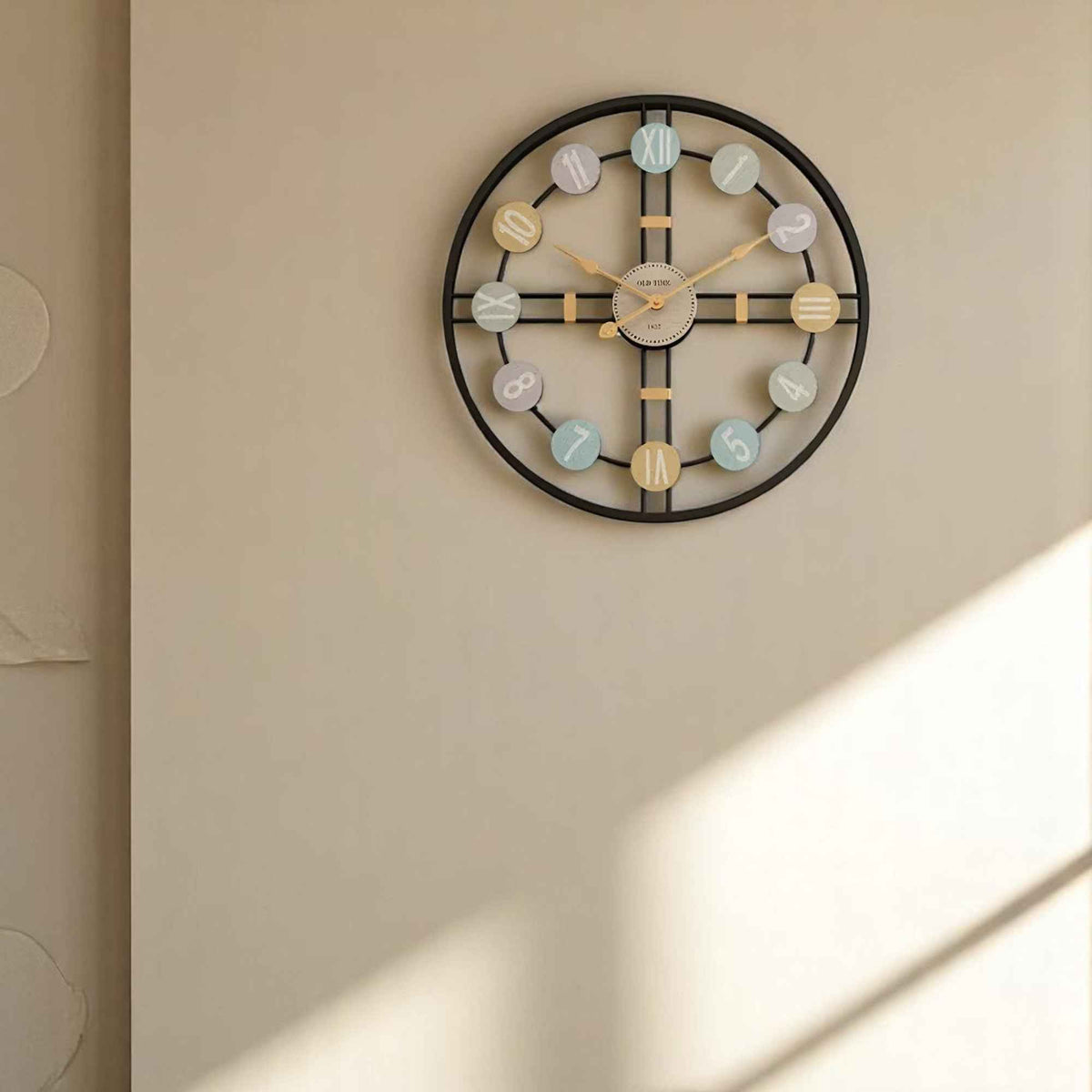 Horloges murales : Grande Horloge Murale Design Métal Moderne dans de Marche Lino