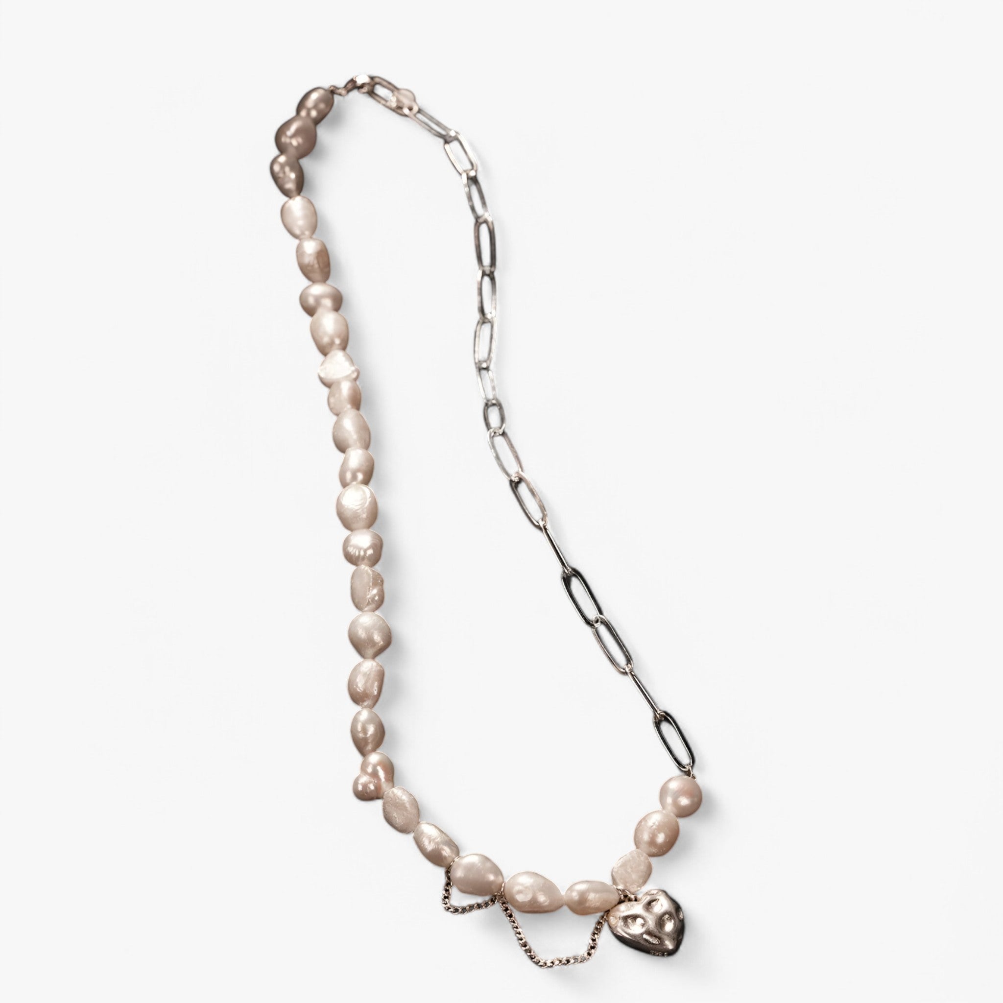 Jewelry : Collier Asymétrique Femme Hartparel en Laine, Design Moderne et Élégant dans de Marche Lino