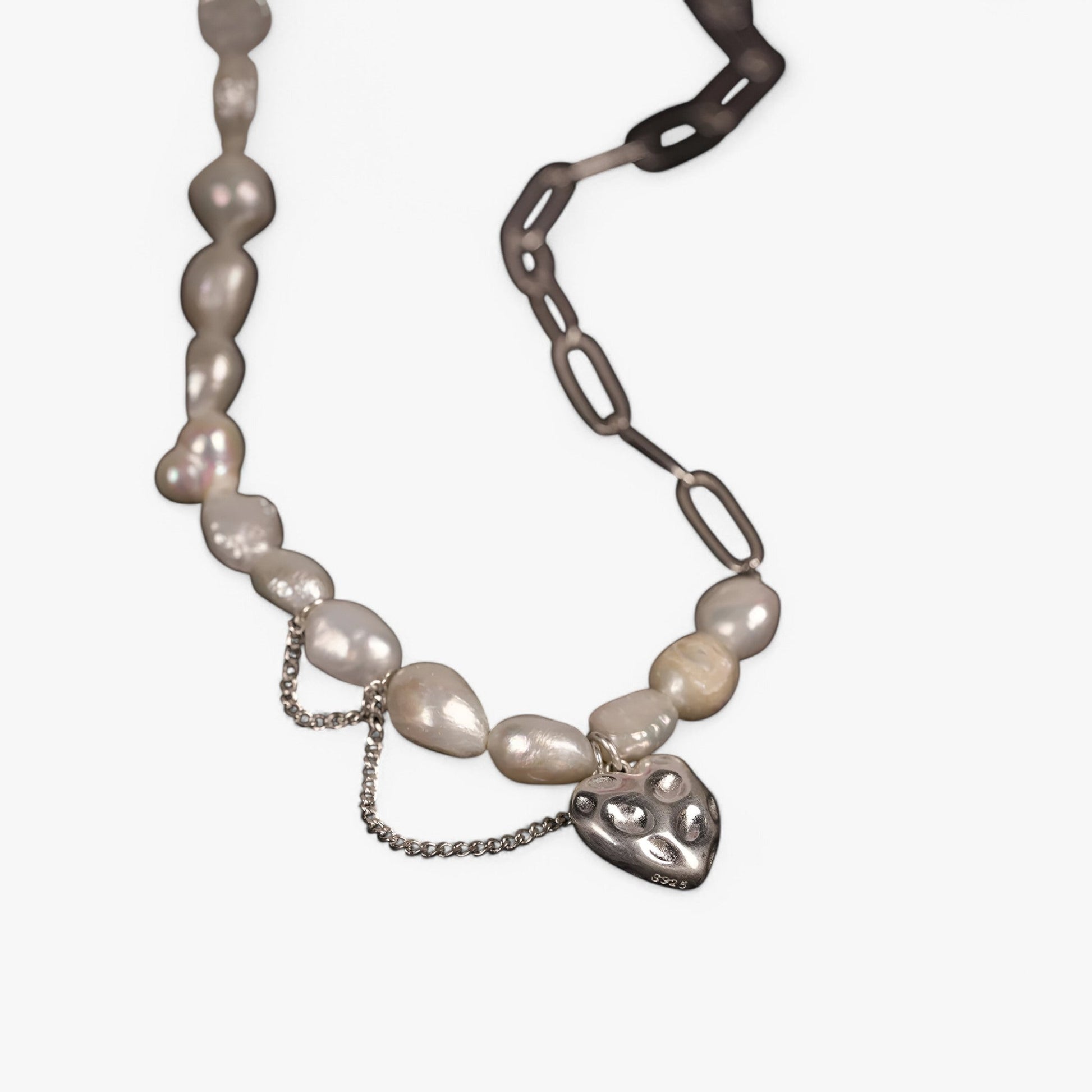 Collier Asymétrique Femme Hartparel en Laine, Design Moderne et Élégant