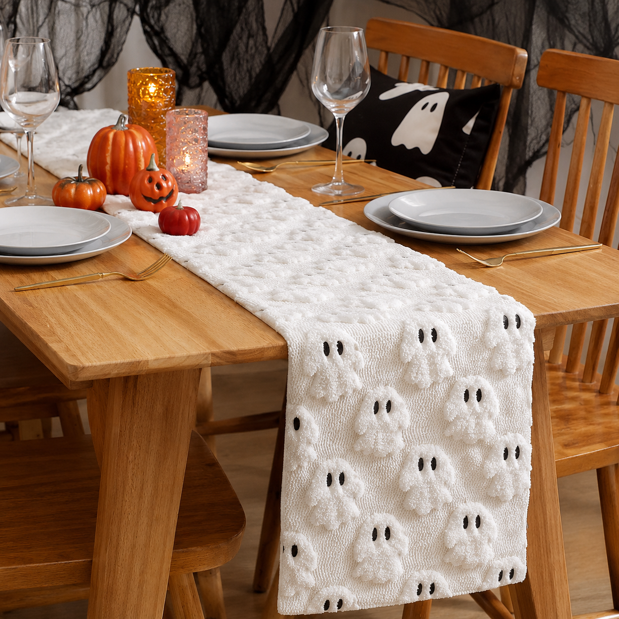 Gifts – Seasonal – Halloween : Chemin de table Halloween avec motif fantôme ou citrouille 3D - 33 × 233/275 cm dans de Pantinoshop