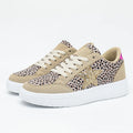 Trendiga skate-skor för herrar med leopardmönster