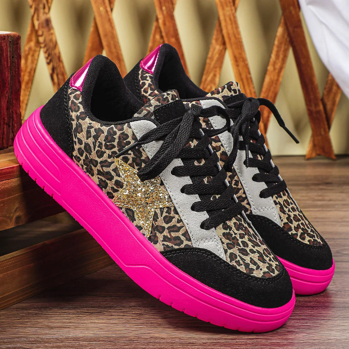 Chaussures de skateboard : Chaussure Skate Homme Tendance Imprimé Léopard dans Imprimé léopard noir en bas rose rouge de Marche Lino