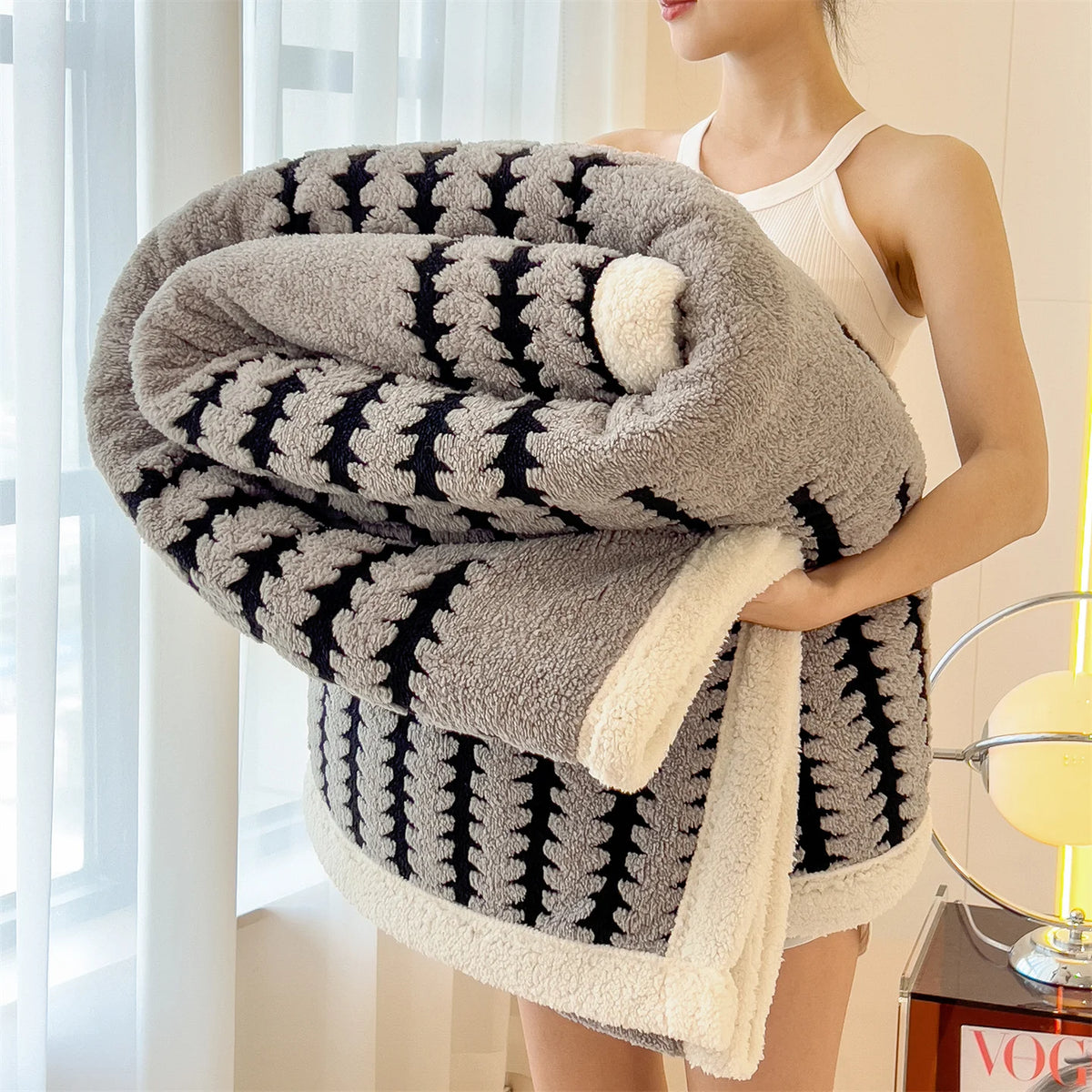Linge de lit : Couverture douce en velours pour canapé, lit - Plusieurs couleurs et tailles disponibles dans Gris clair de Marche Lino