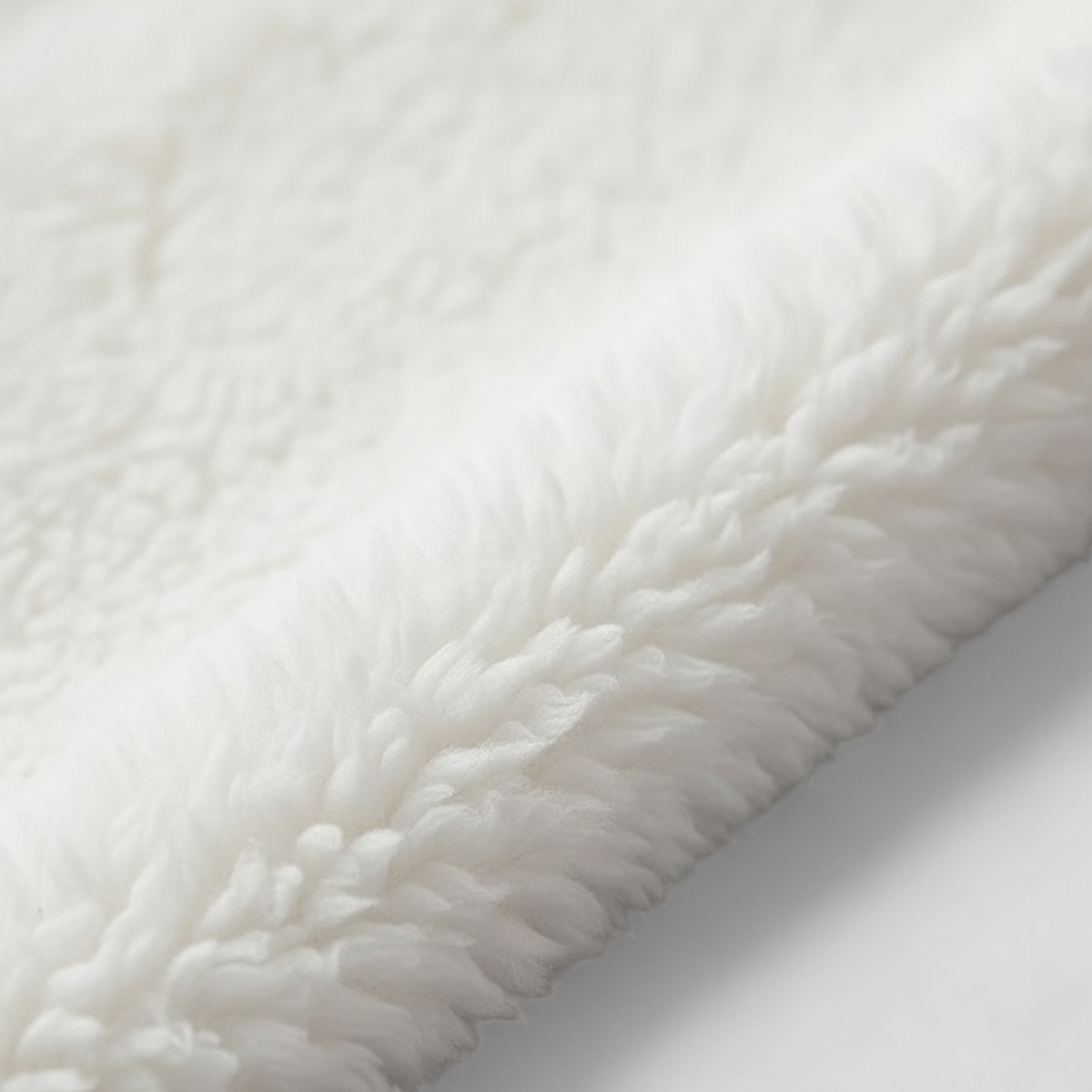 Couvertures et plaids : Couverture Polaire Douce King Size Confort Hiver dans de Marche Lino