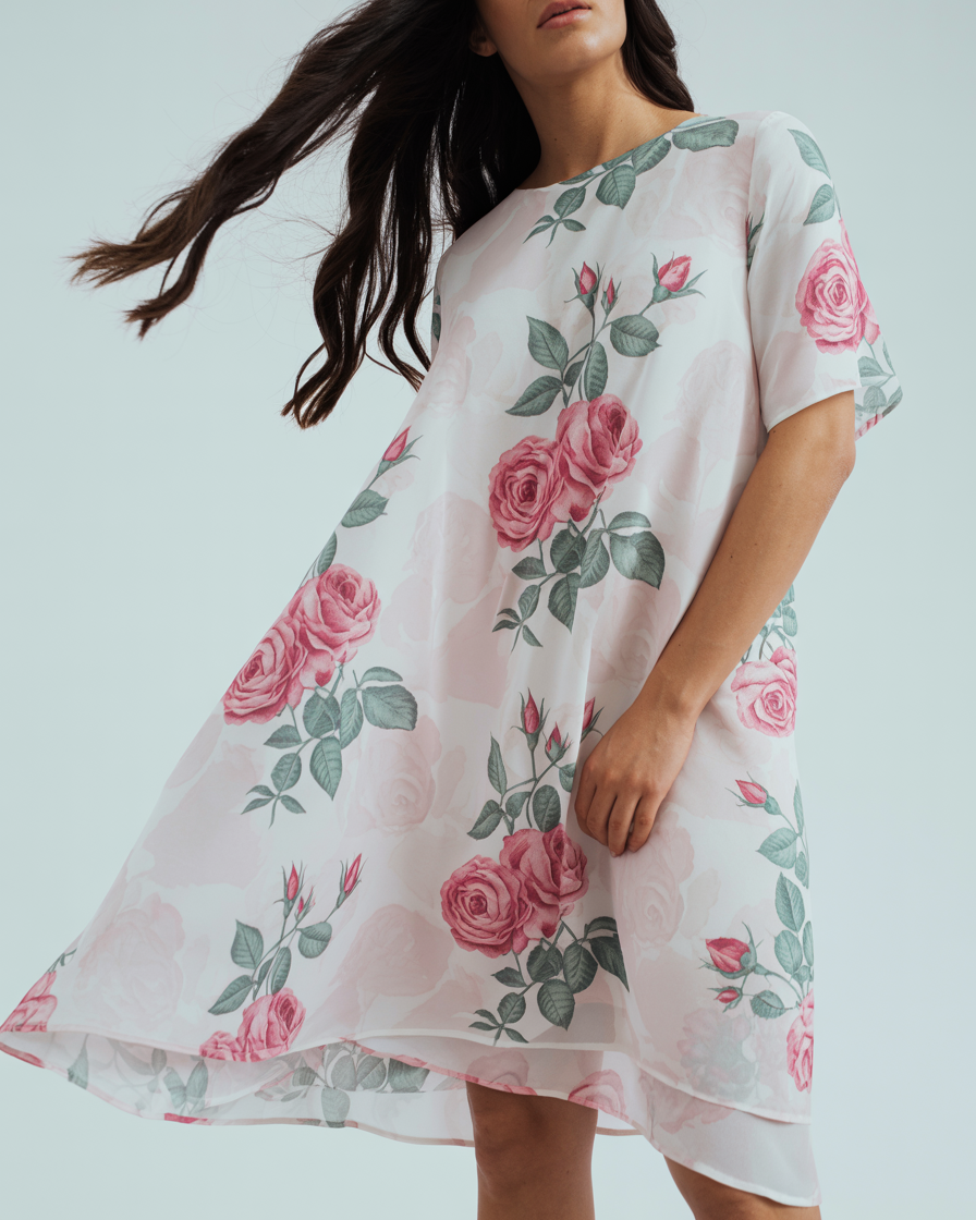 Robe Femme Élégante en Chiffon Rouge avec Détails Pétale, Idéale pour les Cérémonies