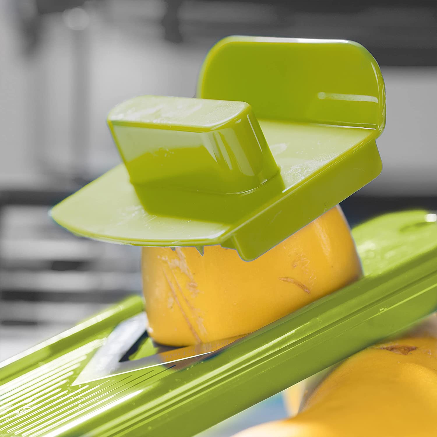 Electronics > Home Appliances > Kitchen Appliances : Coupe-légumes 12 fonctions - Préparation Rapide et Protégée dans de Belro