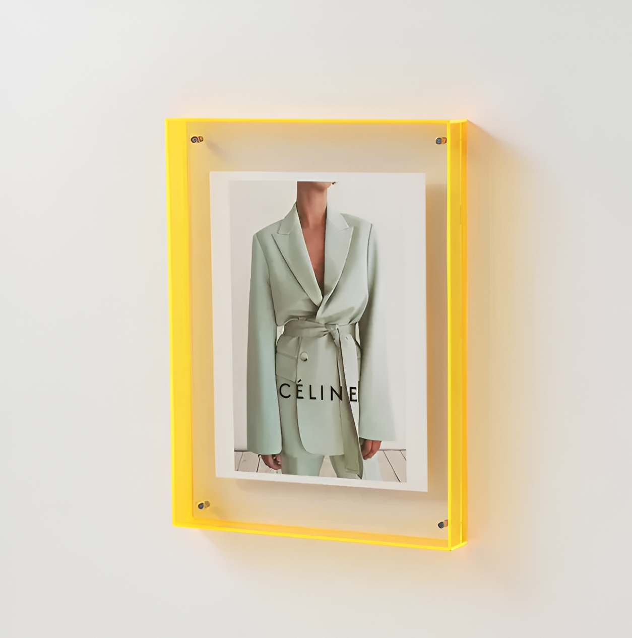 Seravina – pince à photos en acrylique élégante, moderne et minimaliste pour un design épuré