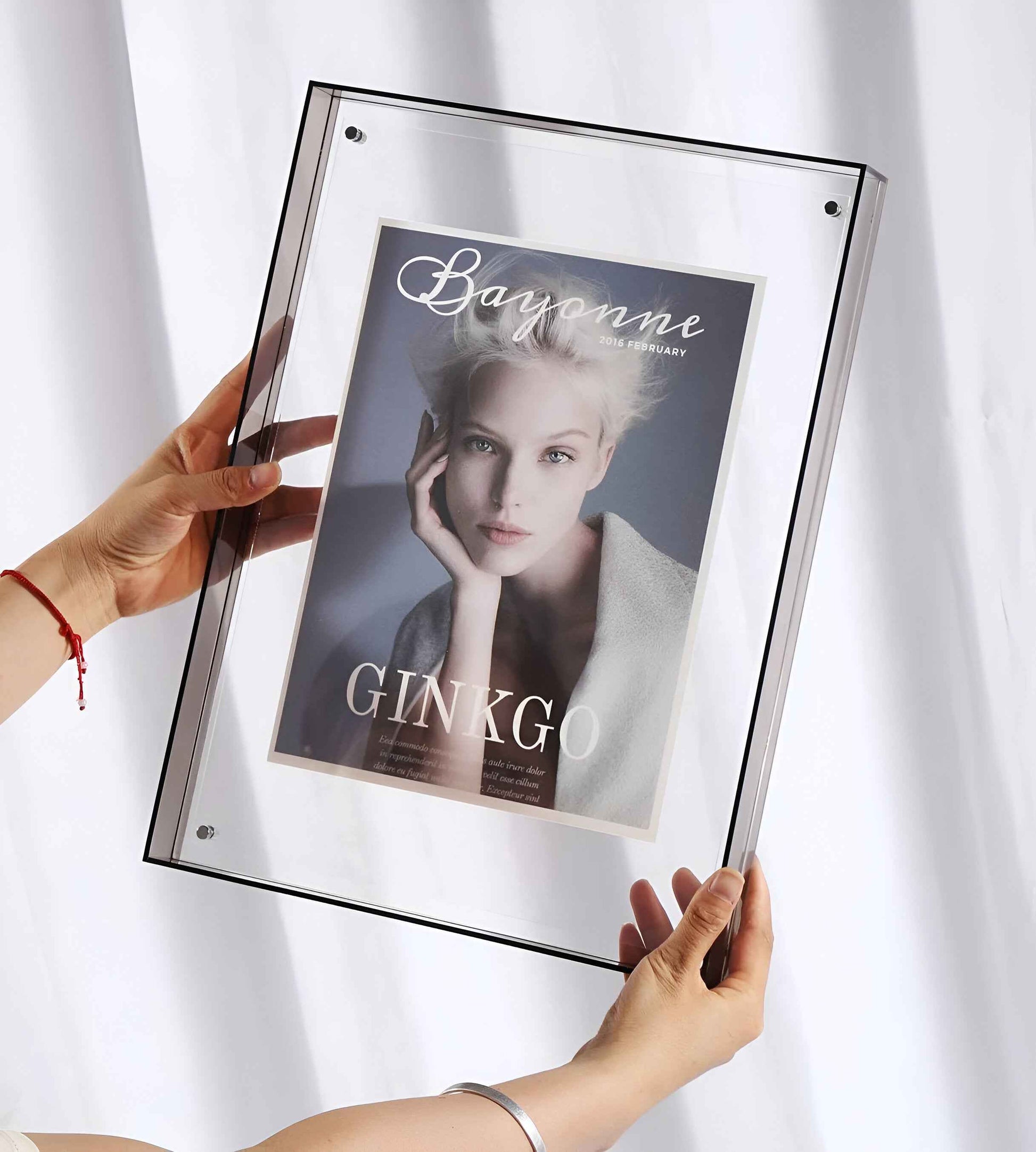 Seravina – pince à photos en acrylique élégante, moderne et minimaliste pour un design épuré