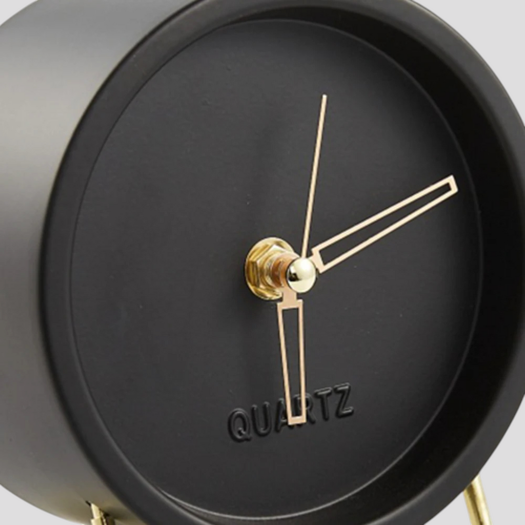 Horloge de Table Design Minimaliste – Noire avec Pied Doré