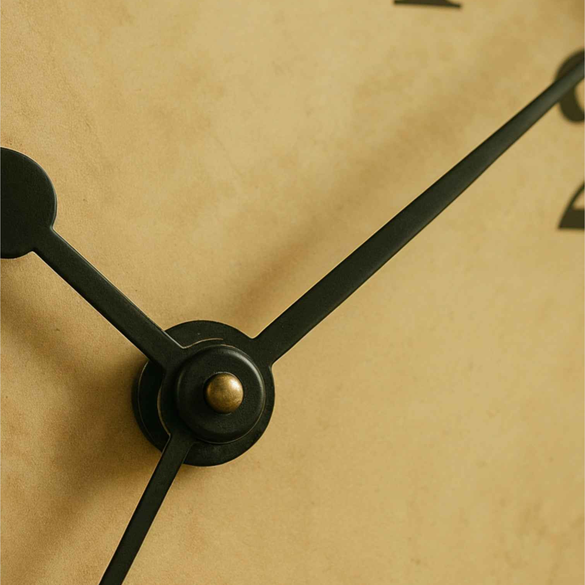 Horloges murales : Horloge Murale XL Silencieuse - Quartz, Design Moderne Noir & Argent pour Salon/Cuisine dans de Marche Lino