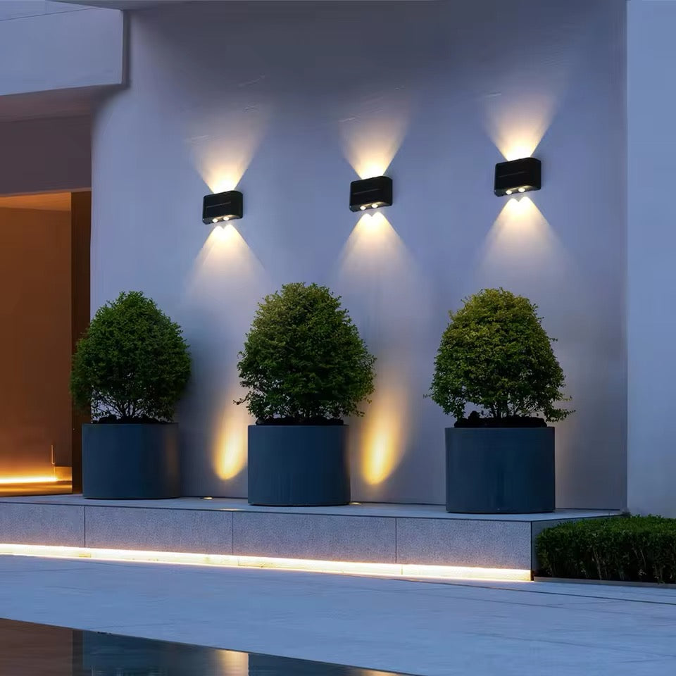 Applique murale LED solaire extérieure - Résistante aux intempéries (éclairage haut/bas)