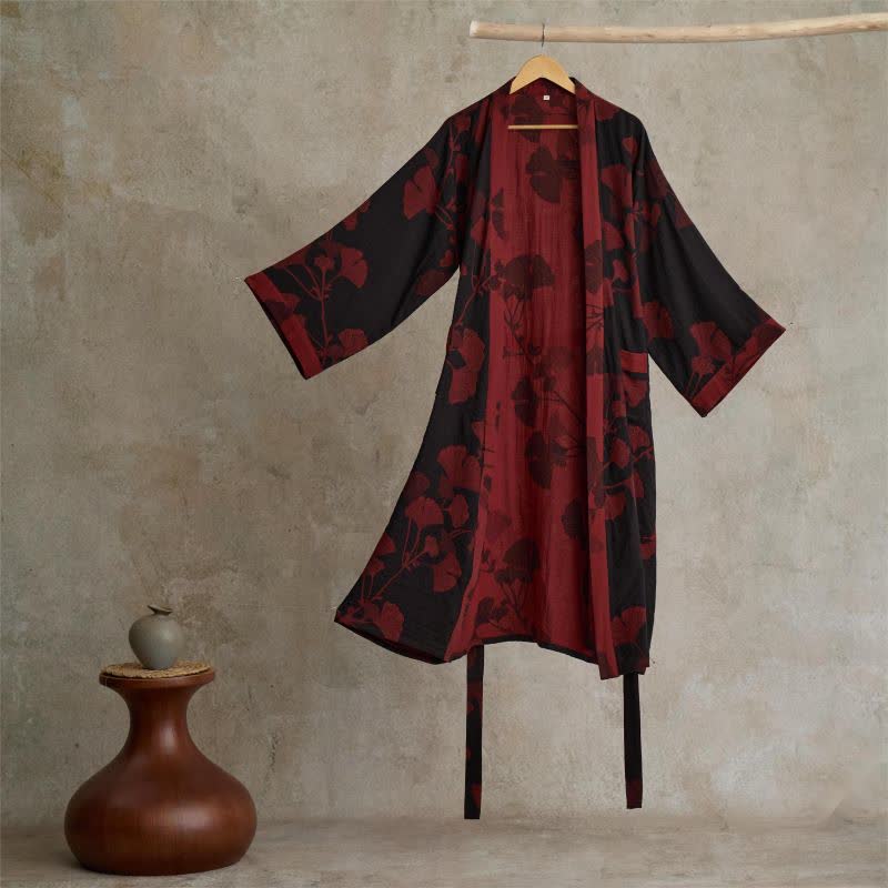 Kleding en accessoires > Kleding > Nachtkleding en loungewear > Kamerjassen : Kimono Peignoir en Coton avec Motif Feuille Réversible dans Noir & Rouge de Roselva