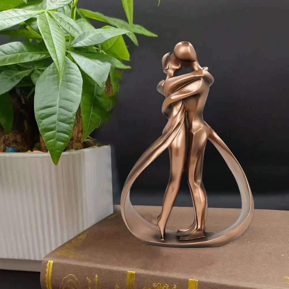 Huis en tuin > Decoratie > Kunst > Beelden, sculpturen en standbeelden : Sculpture Couple Enlacé - Statue Décorative en Résine Ton Bronze dans de Roselva