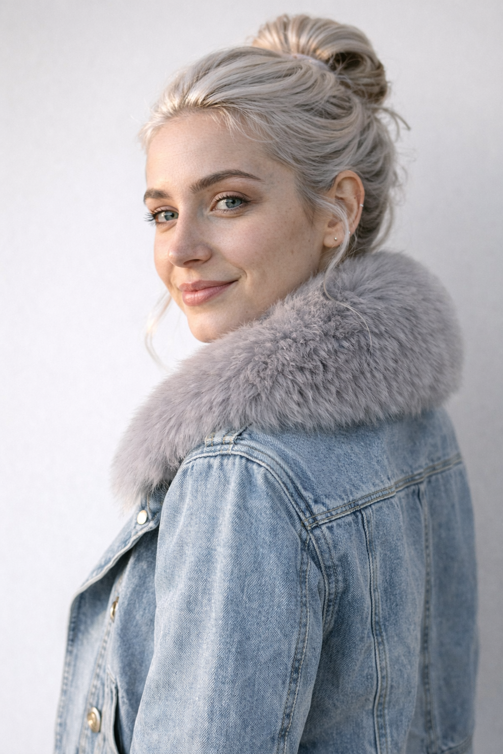 Veste en Denim Femme – Col Fausse Fourrure Style Hiver Chic