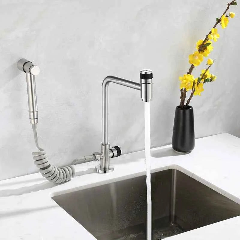 Robinet de cuisine : Robinet Mural Cuisine Noir Mat en Acier Inoxydable avec Douchette Extractible dans de Marche Lino