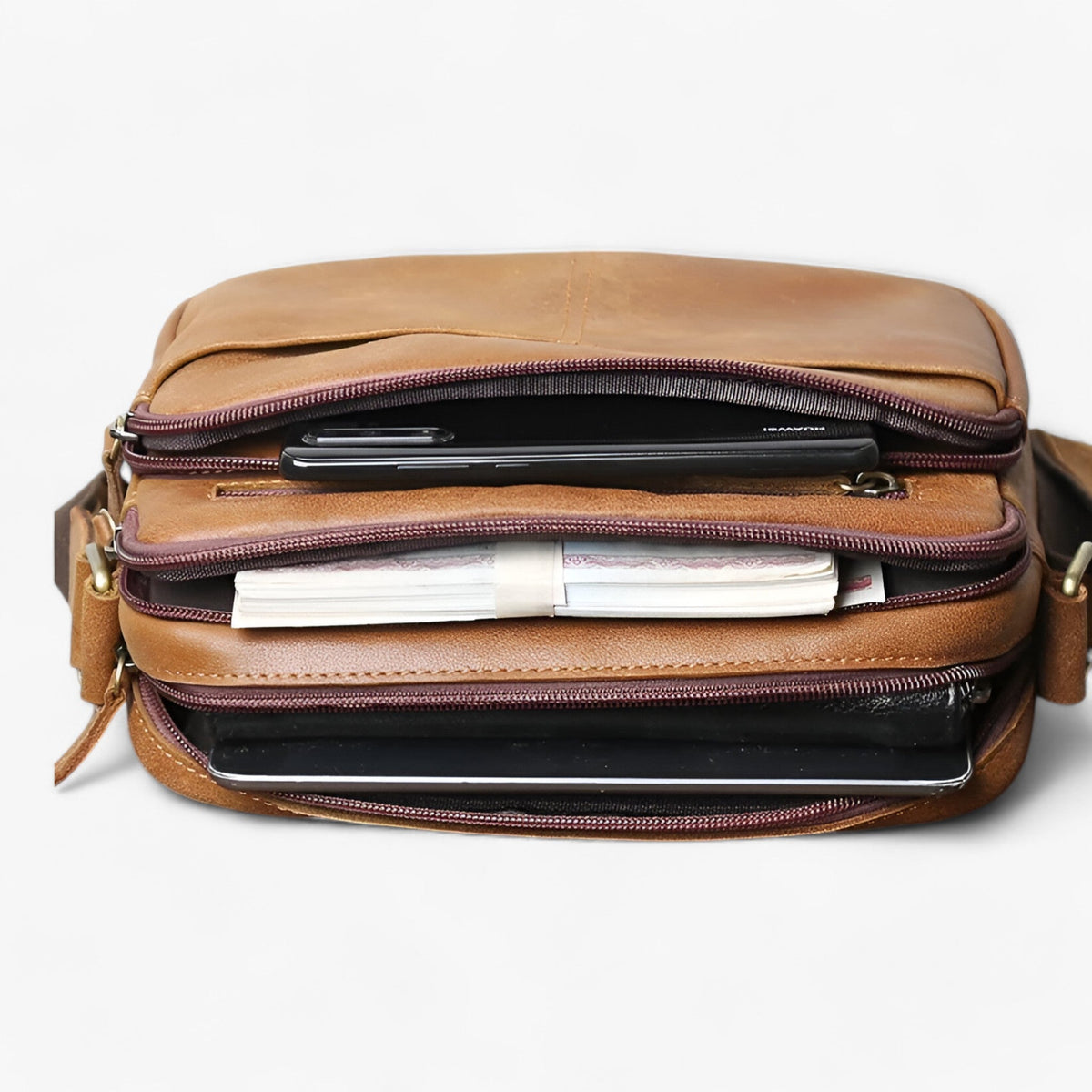 Bags : Sac Bandoulière Homme Premium en Cuir Mat Marron dans de Roselva