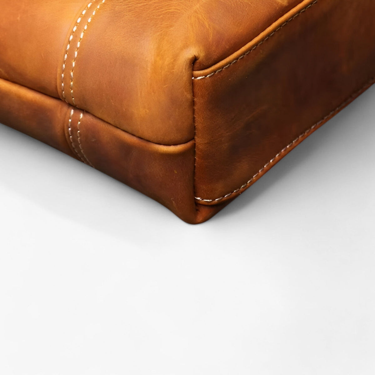 Bags : Sac Messenger Bandoulière en Cuir Intemporel et Robuste dans de Roselva