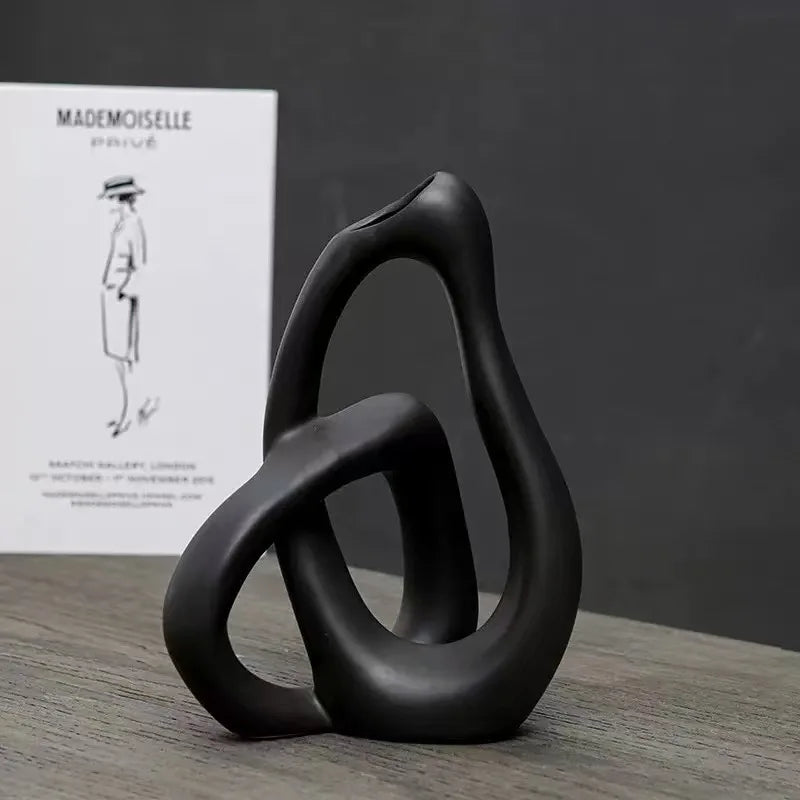 : Vase en Céramique Intemporel dans Noir de Marche Lino