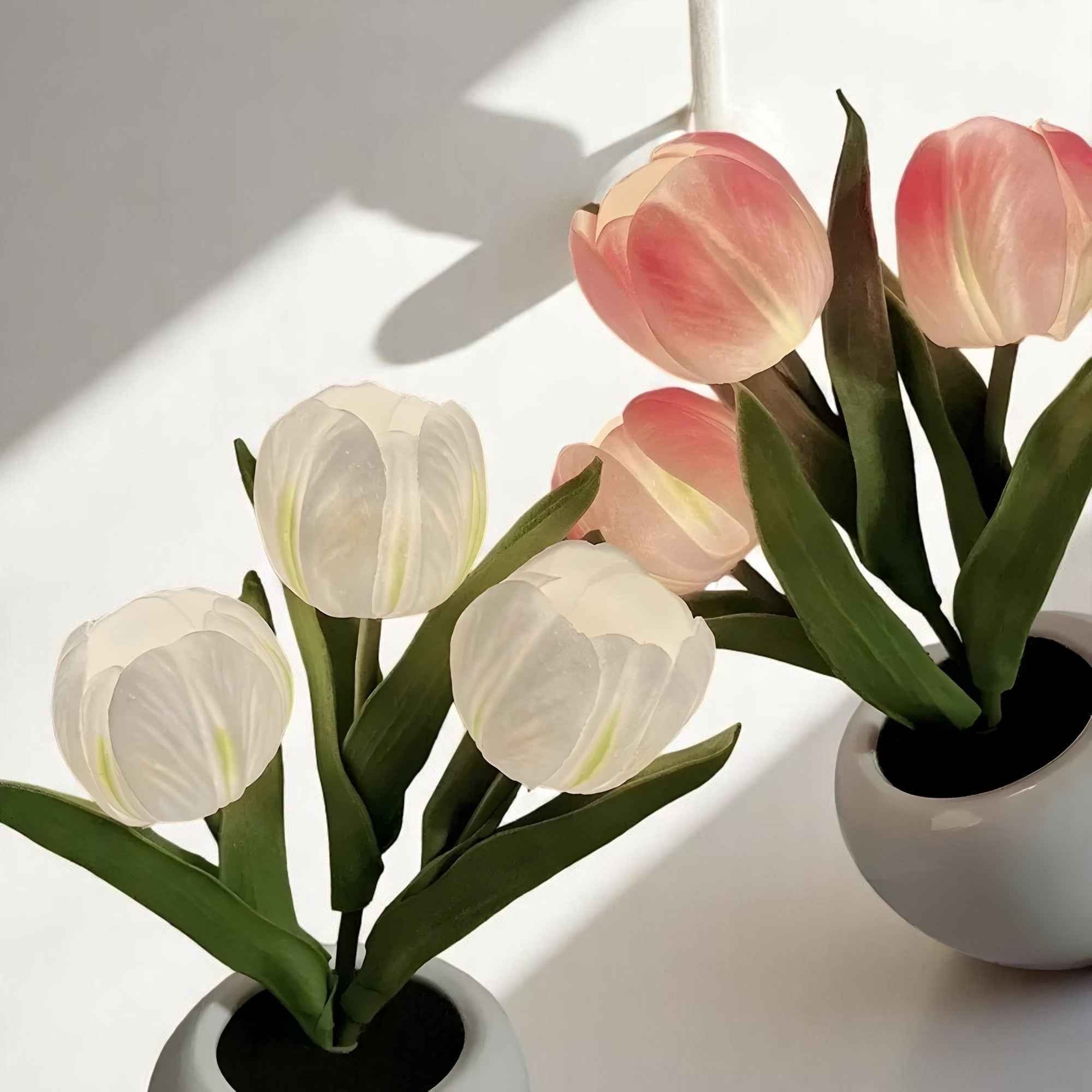Lampes de table : Lampe de Chevet LED Fleur Tulipe Ambiance Douce dans de Marche Lino