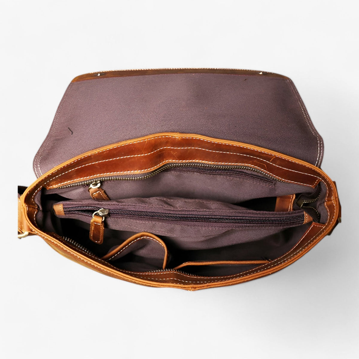 Bags : Sac Messenger Bandoulière en Cuir Intemporel et Robuste dans de Roselva