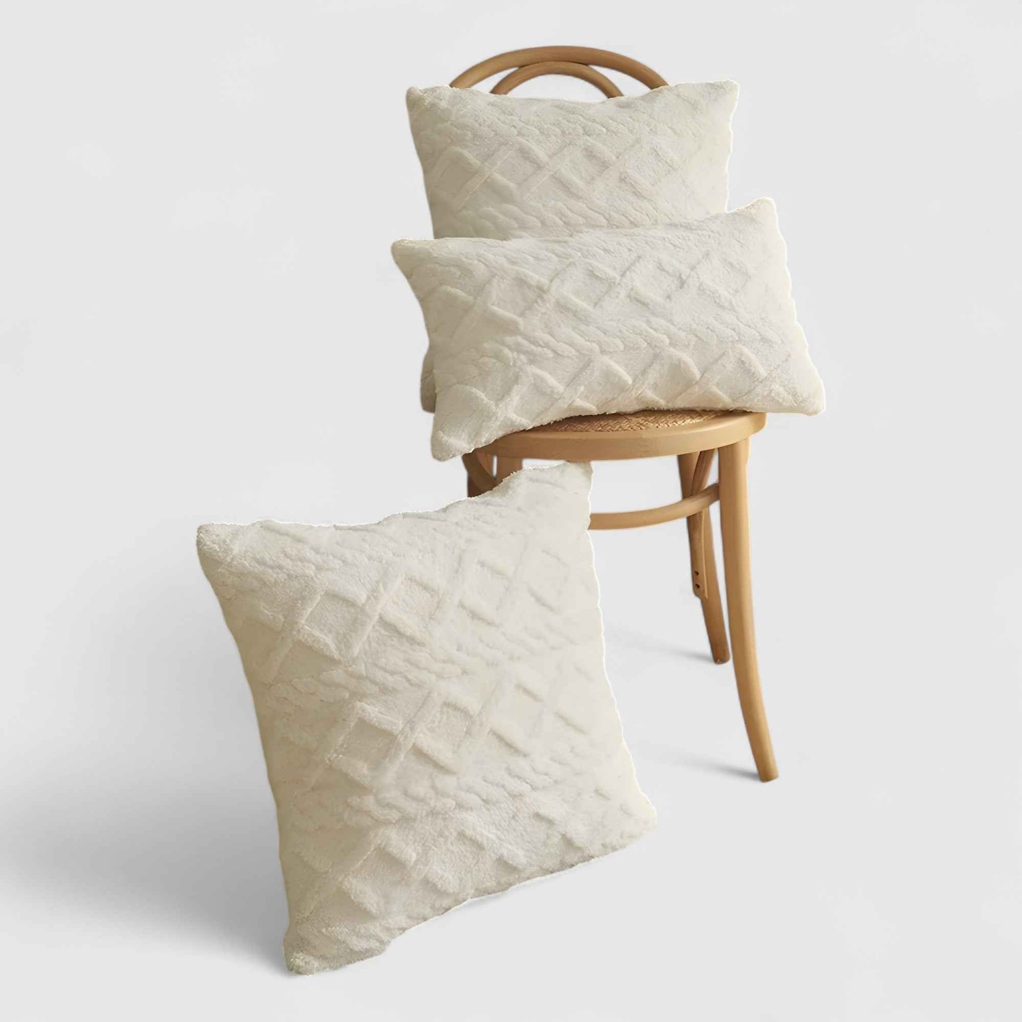 Housses de coussin : Taie d'oreiller en peluche pour un confort luxueux dans Blanc de Marche Lino