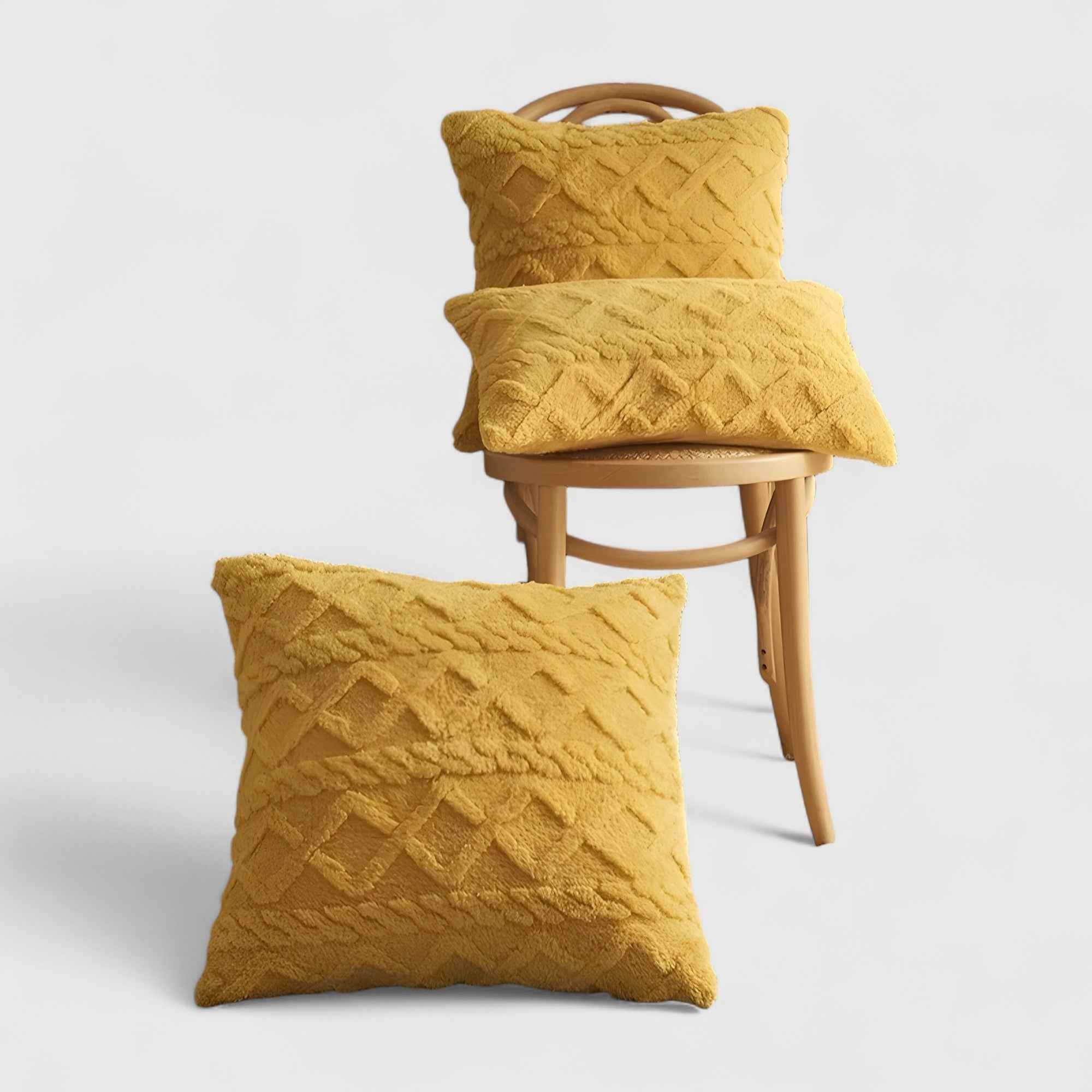 Housses de coussin : Taie d'oreiller en peluche pour un confort luxueux dans Jaune de Marche Lino