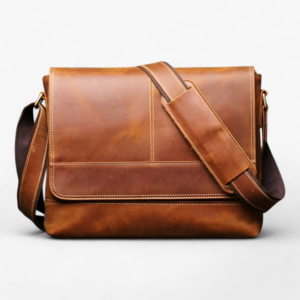 Bags : Sac Messenger Bandoulière en Cuir Intemporel et Robuste dans de Roselva