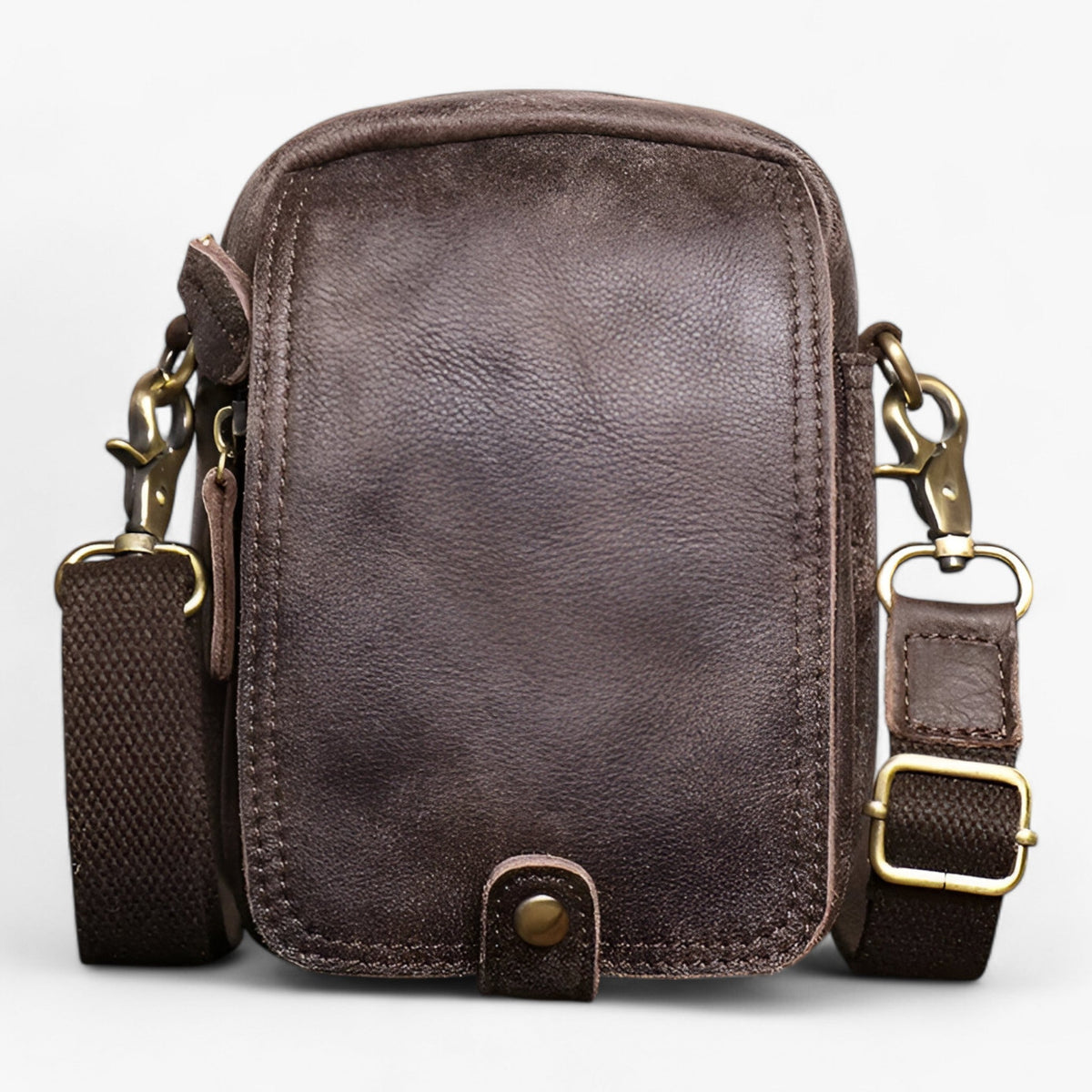 Bags : Sac Besogne Rétro Léger en Cuir de Bœuf dans Café de Roselva