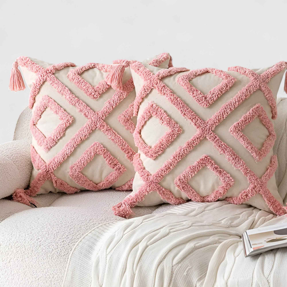 Coussins et Oreillers : Coussin Décoratif Rose Velours Capitonné dans de Marche Lino