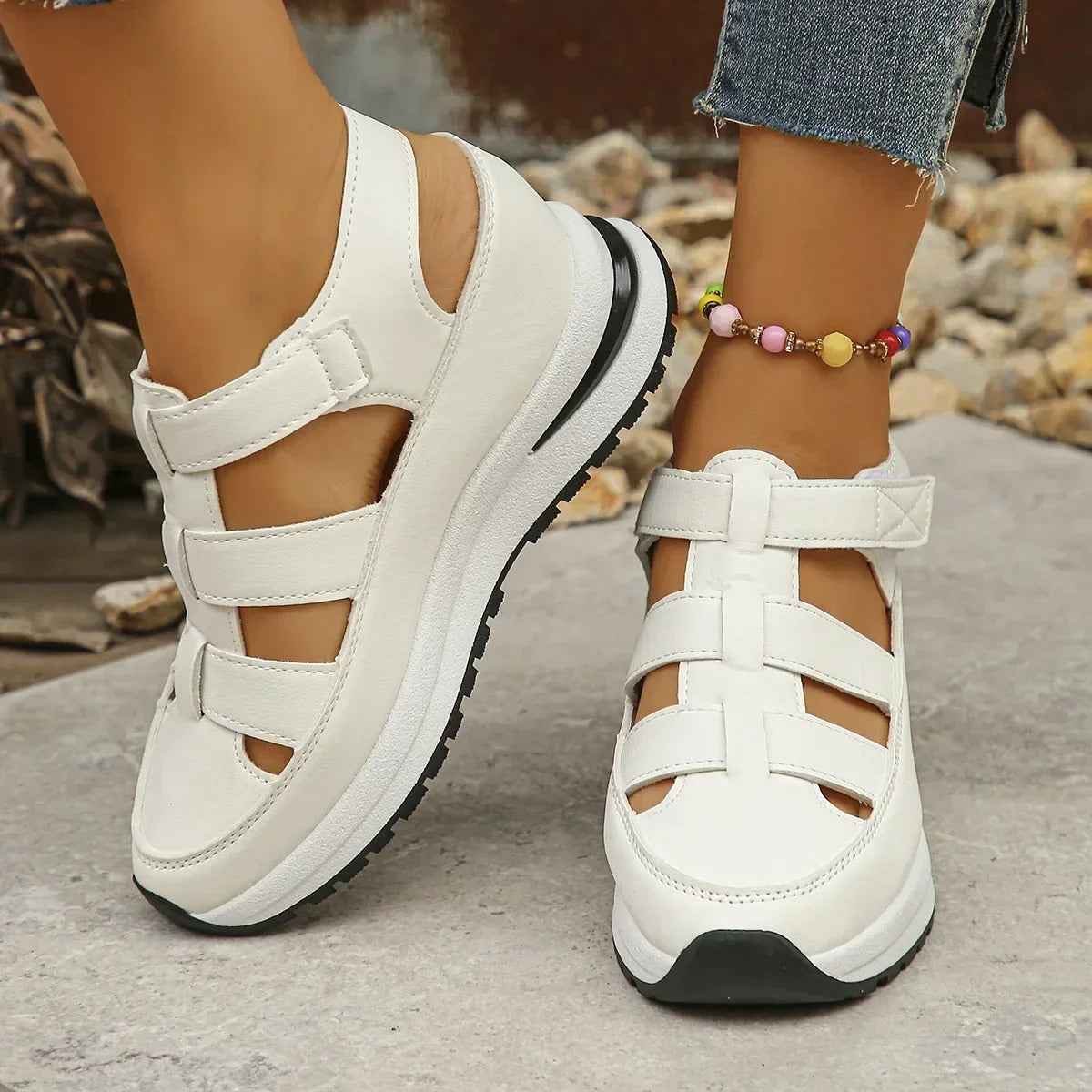 Sandales Femme Confort Cuir Noir Élégantes & Ergonomiques