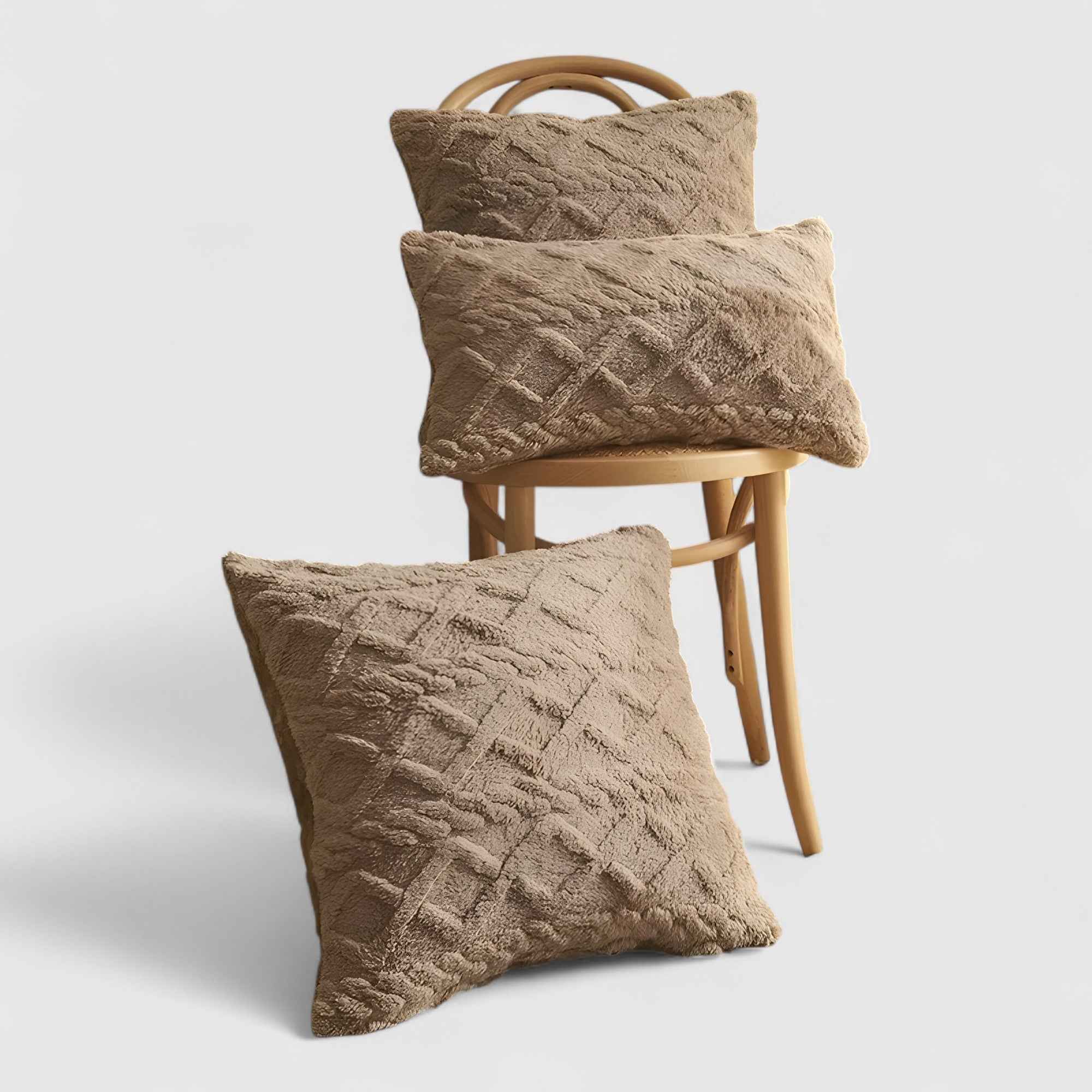 Housses de coussin : Taie d'oreiller en peluche pour un confort luxueux dans Kaki de Marche Lino