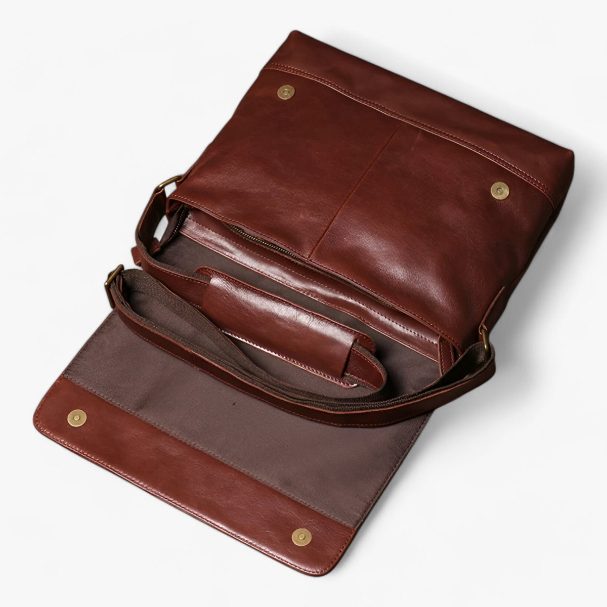 Bags : Sac Messenger Bandoulière en Cuir Intemporel et Robuste dans de Roselva
