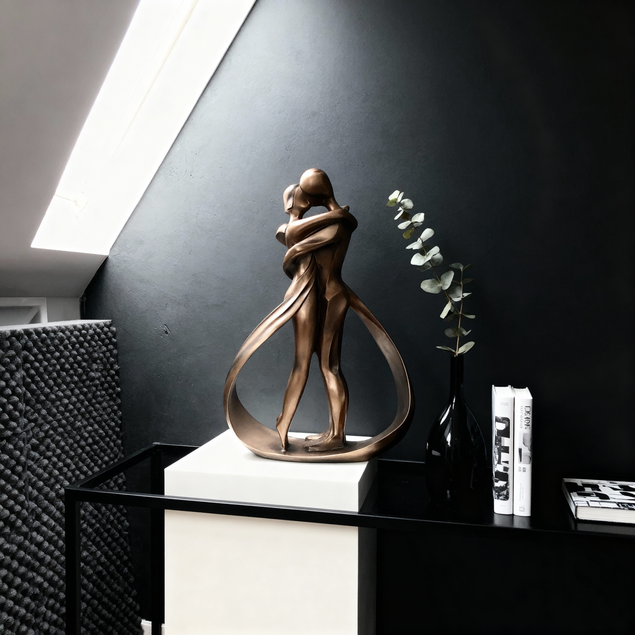 Figurines et Statues : Statue Moderne en Résine Effet Bronze - Couple Enlacé 25 Cm dans de Marche Lino