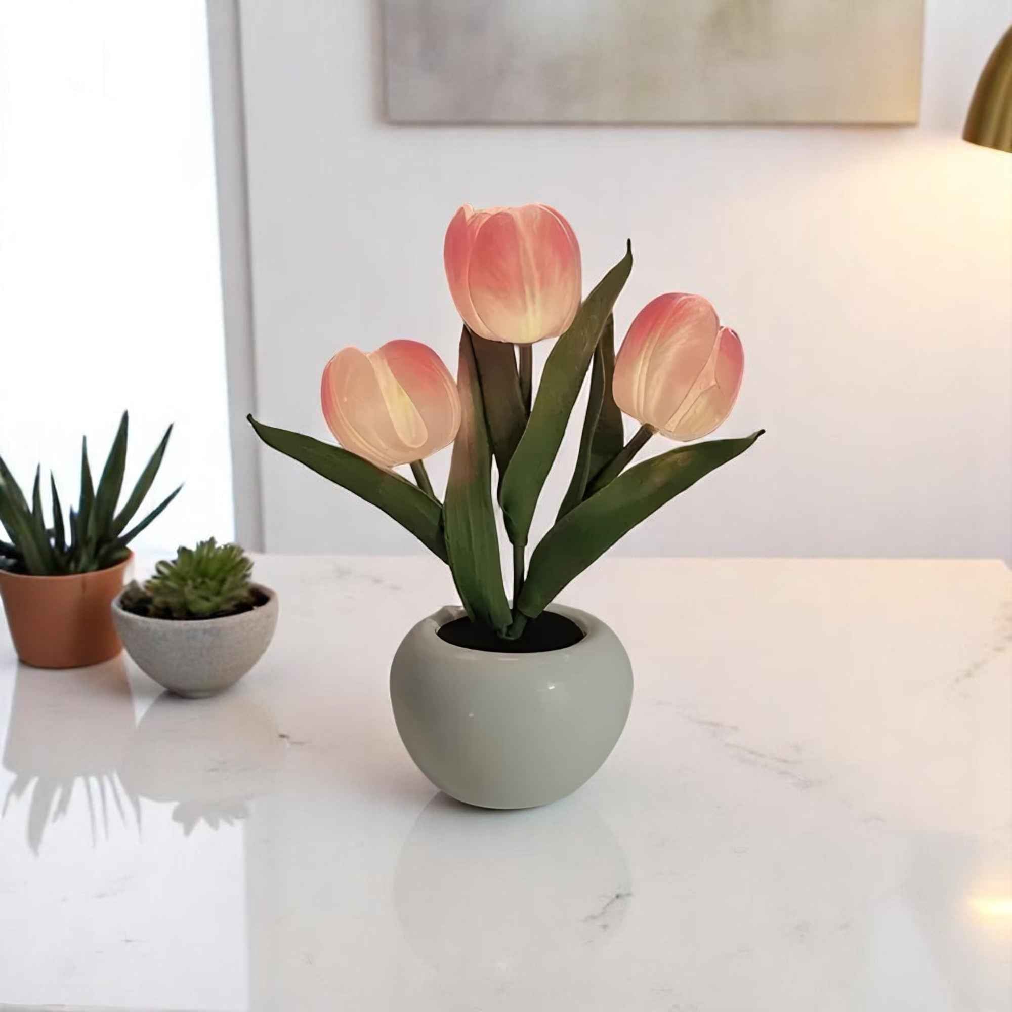Lampes de table : Lampe de Chevet LED Fleur Tulipe Ambiance Douce dans de Marche Lino