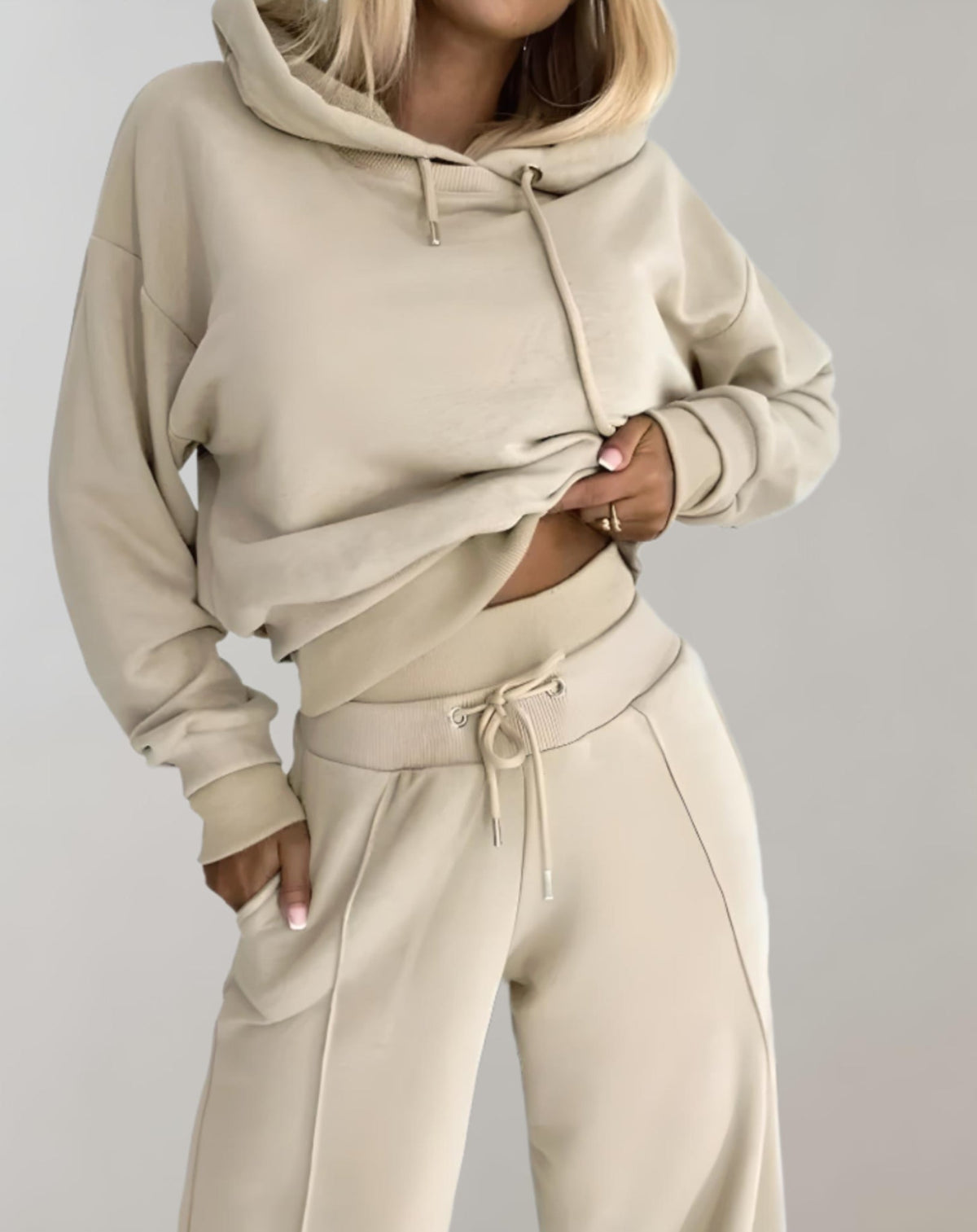 Vêtements de sport pour femmes : Survêtement Femme Décontracté avec Sweat à Capuche dans Beige de Marche Lino